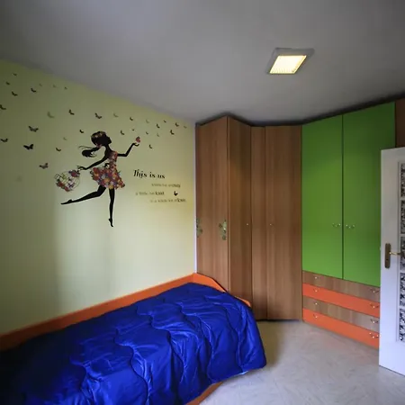 Dolls House -holiday *