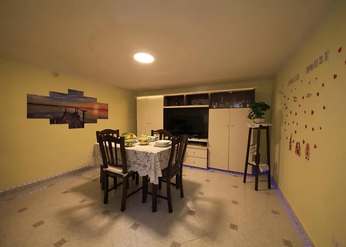 Dolls House -holiday *